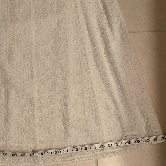 WHITE EYELET SUMMER DRESS, V-NECK, BY R & K ORIGINALS, NEW WITHOUT TAGS - Picture 6 of 12